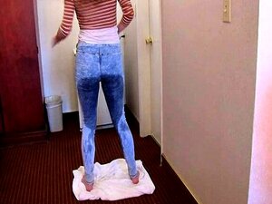 Désespoir de pisse réel et pisse de leur jean et pantalon 2018
