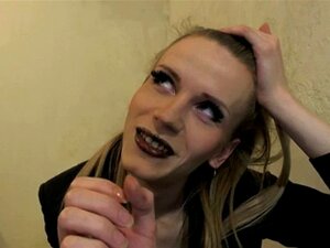 Un joli femboy te donne un encouragement bi. Un joli femboy te donne