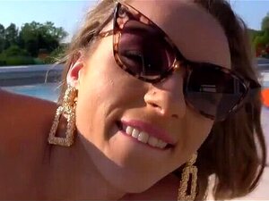 Angel Emily adore aussi le double baisage de chatte !