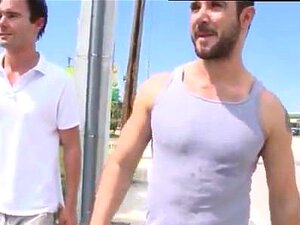 Homme porno solo, il ne jouira pas et bite pliée, films de sexe gay