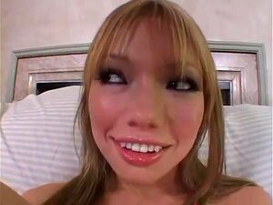 Découvrez la séduction inoubliable de l'éblouissante Maya Hills !