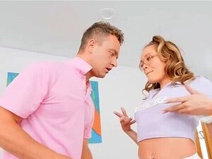 (Katie Kush) Séduit (Van Wylde) pour qu'elle la baise en lui montrant