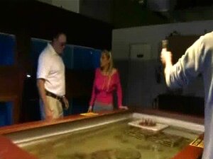 Payez cette salope et baisez-la 28