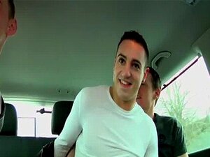 Porno gay Muscle Boy Jake se fait acheter