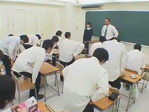 La fille japonaise la plus chaude Kasumi Uehara dans des éjaculations