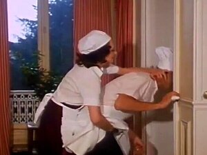 Plongez dans le charme érotique de la passion française vintage.