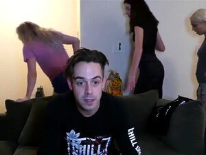 Humiliation de Twitch Streamer - Adoration des pieds et facesitting -