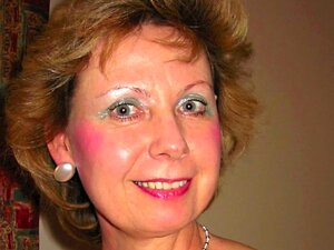 MILFs et GILFS salopes et en chaleur par satyriasis