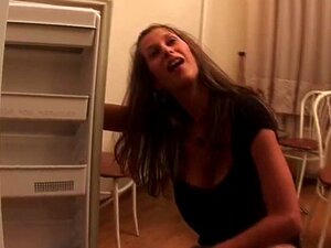 Assiste à une soirée étudiante incroyablement hot ! Des salopes à