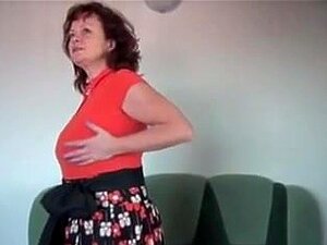 Grosse mature sexy se masturbe