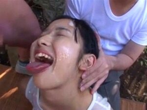 Fille japonaise avec un vieux et des amis-par PACKMANS-cens. Fille