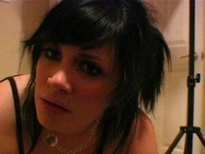 Découvrez le plaisir sauvage et indompté d'une amateur séductrice