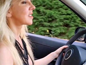 Thérèse baise dans un sexshop à Lille