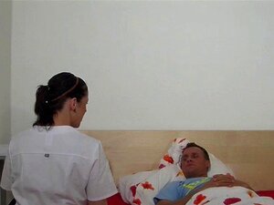 Une infirmière allemande baise un patient. Sabina est une infirmière