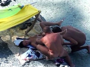 COUPLE DE RUS PLAGE HidCamS BAISE 18 - NV