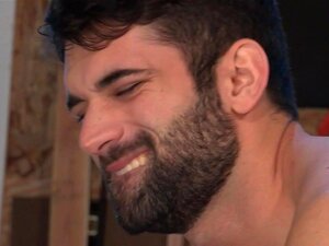 Tegan Zayne & Jacob Taylor dans Erect This!, Scène 01 -