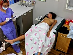 Genesis reçoit un examen pré-emploi par le pervers Dr Aria Nicole et
