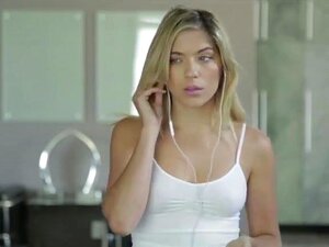 Faire l'amour doucement avec la super magnifique copine Lia Lor. La