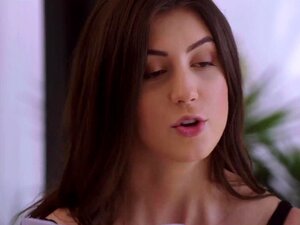 L'actrice obsédée par l'anal TUSHY Lina a une aventure avec sa