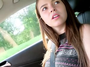 Le fantasme ultime de l'autostoppeur ! Regardez cette brune sexy