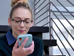 Beau-beau-beau-père surprend sa belle-belle-belle-fille blonde en