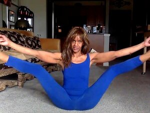 Épisode en direct - Ginger MoistHer tease U en bleu - Comédie