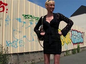 Marie-Hélène trompe son mari avec deux mecs