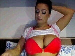 Milf sexy adore taquiner devant la cam