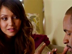 Nina Dobrev - Soyons des flics