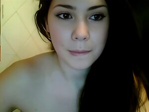  La Mignonne Nue Russe S'Enregistre Elle-Même. Une jolie webcam