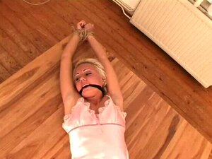 Vanessa couverte de comprimés, clivée et vibrée