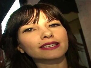 Découvrez le plaisir ultime alors qu'une MILF coquine aux gros seins