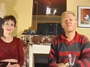 Découvrez la passion brûlante de couples matures lors d'une