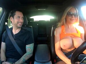 Découvrez le plaisir ultime avec la plantureuse Olivia Austin qui se