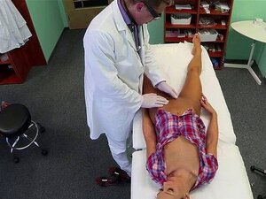 Vrai docteur pilonne beau patient tchèque