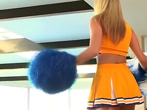 La pom-pom girl Kiara Diane reçoit un creampie