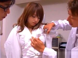 Plaisant à la Japonaise Akiho Yoshizawa dans une vidéo porno