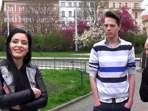 Sexe pour de l'argent pour de vrai! Nous avons rencontré un charmant