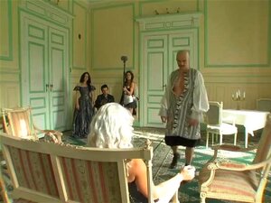 Un porno français classe avec une belle nana super excitée, une nana