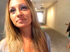Abella Johnson - Sexe en public avec un gros cul, fiend de chatte