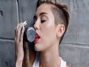 Shemale et Ladyboy ft Miley Vidéo Cool