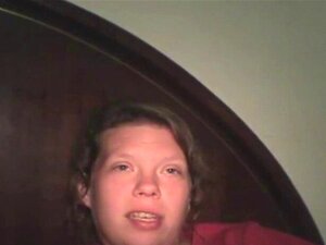 Une pute de rue suce une bite non lavée. Si tu te tapes des trucs