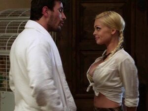 La plantureuse Jesse Jane suce et baise en gros plan