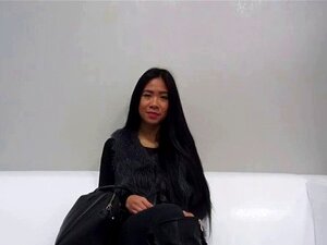 hottie asiatique éjaculation au casting. hottie asiatique