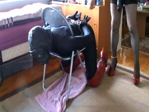 Esclave sissy baisée par sa maîtresse