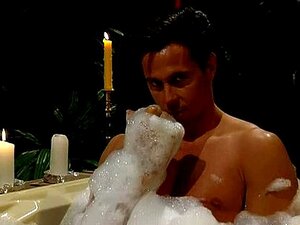 Découvrez la captivante Tori Black dans une rencontre enflammée.