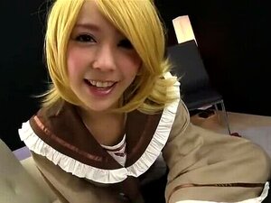 Adorable Ruka Kanae japonaise avec anulingus