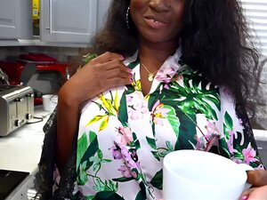 Regarde comme je baise ma belle-belle-belle-mère noire aux gros seins
