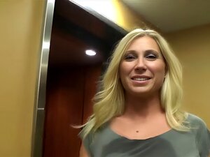 Devon lee stupéfiant profite d'une putain de balade