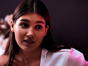 Lia Lin Donne Sa Virginité Au Mannequin Célèbre Ellie Luna Avec Un